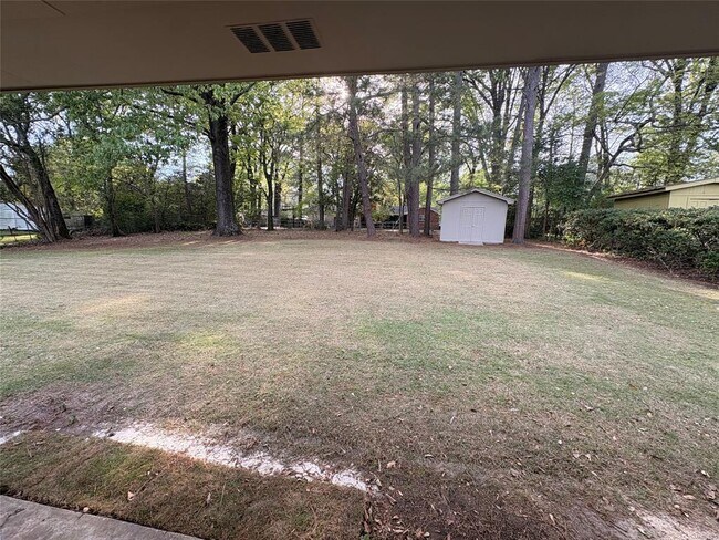 Building Photo - 1738 Fairforest Dr