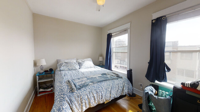 Building Photo - Vintage, Spacious 1-Bed in the Heart of Fo...