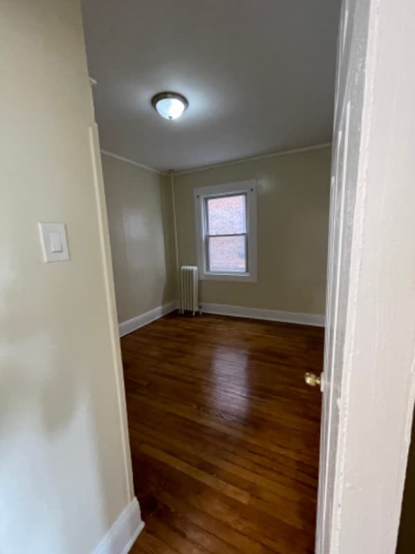 Building Photo - 408 Anderson Ave