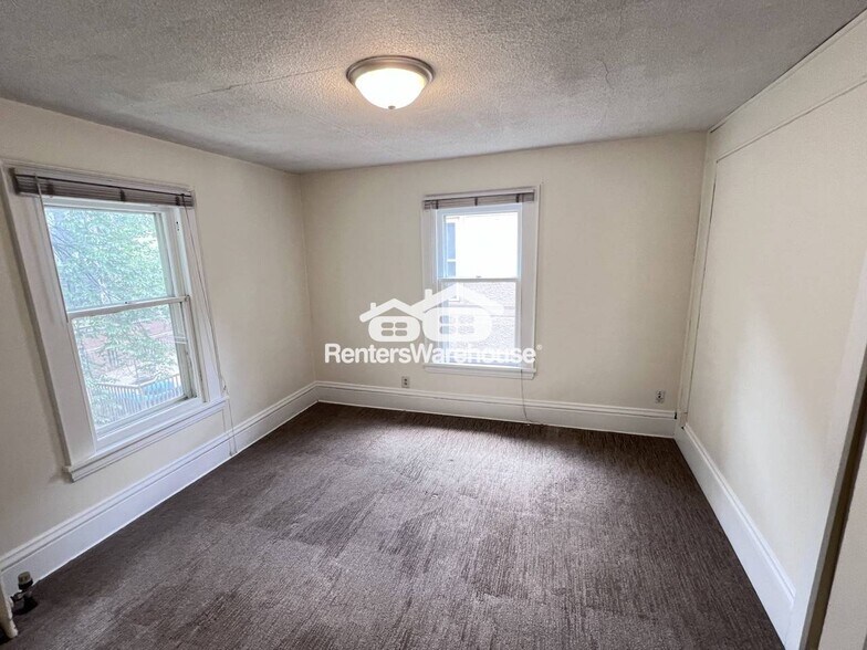 Building Photo - 3225 Hennepin Ave