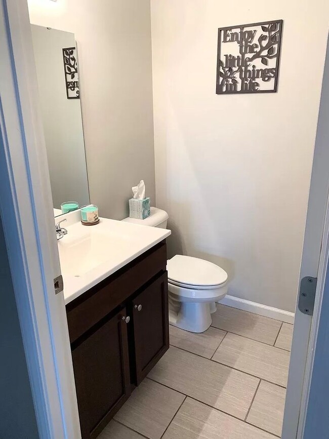 Building Photo - 477 Eve Estates Dr