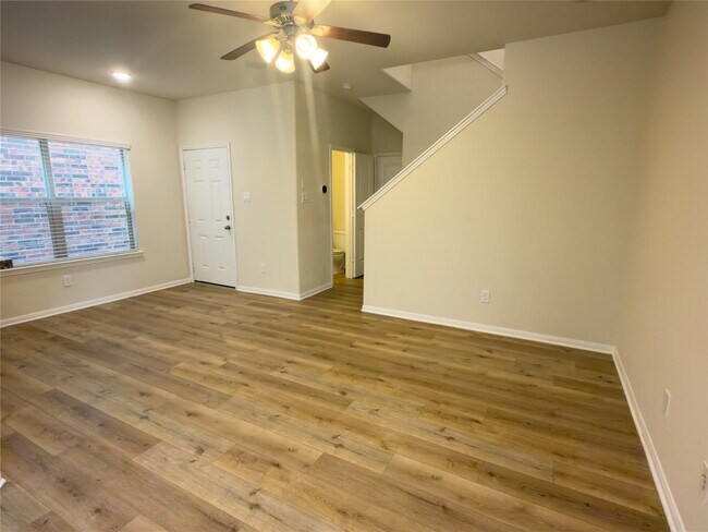 Building Photo - 17035 Amarose Dr