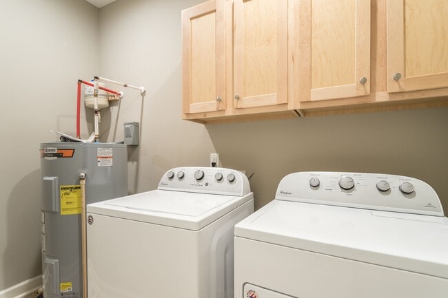 Building Photo - 200 Howell St