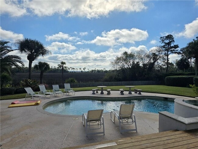 Building Photo - 205 Sutherland Dr