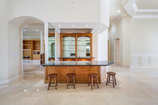 Building Photo - 1831 Sabal Palm Dr
