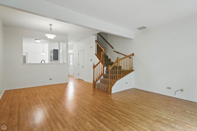Building Photo - 2052 Waverly Ln