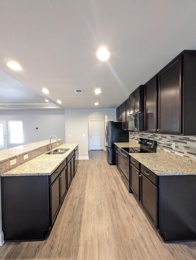 Building Photo - 1827 Sundown Dr