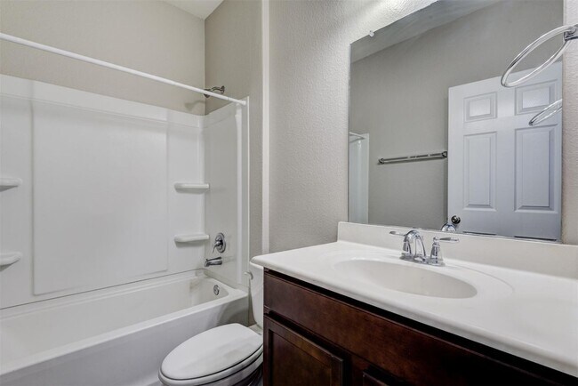 Building Photo - Move-In Ready! Open-Concept Home in Prime Conroe Location