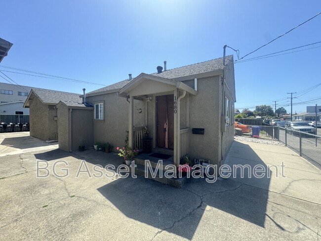 Building Photo - 1680 24th St