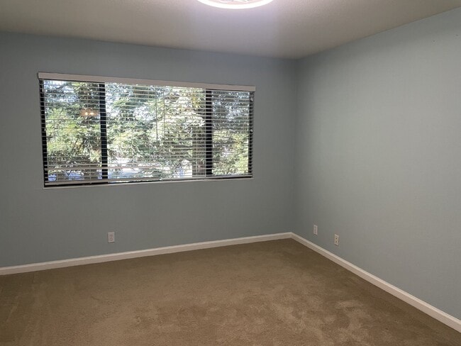Building Photo - "Charming 3-Bedroom Townhouse with Spacious 1,725 Sq Ft Layout in Martinez, CA – Your Perfect Hom...