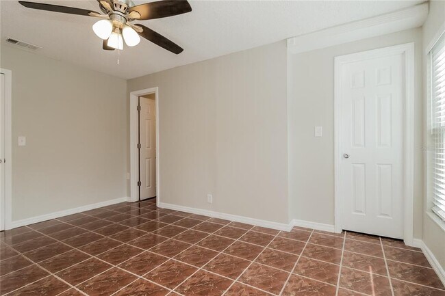Building Photo - 1510 Bavon Dr