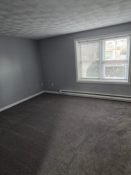 Primary Photo - 471 W Shore Rd