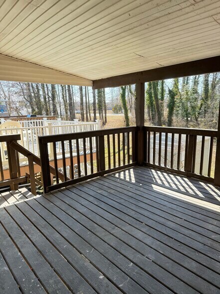 Building Photo - 518 Brighton Pl