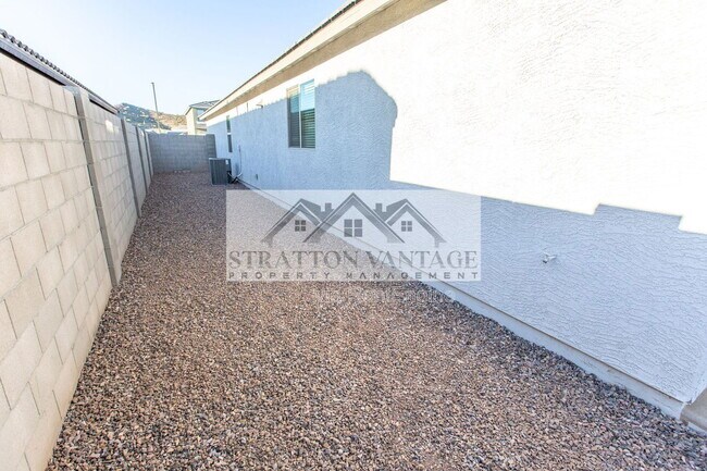 Building Photo - 13413 W Tether Trail