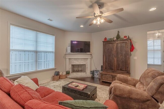 Building Photo - 9868 Bluestone Cir