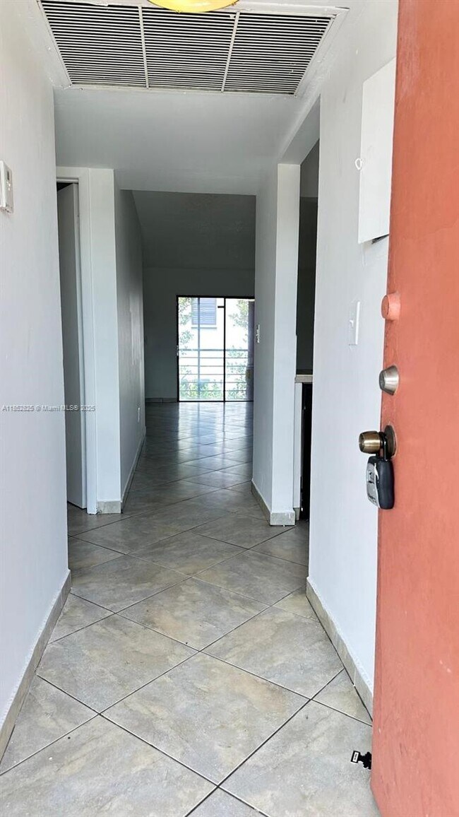 Primary Photo - 20800 NE 8th Ct