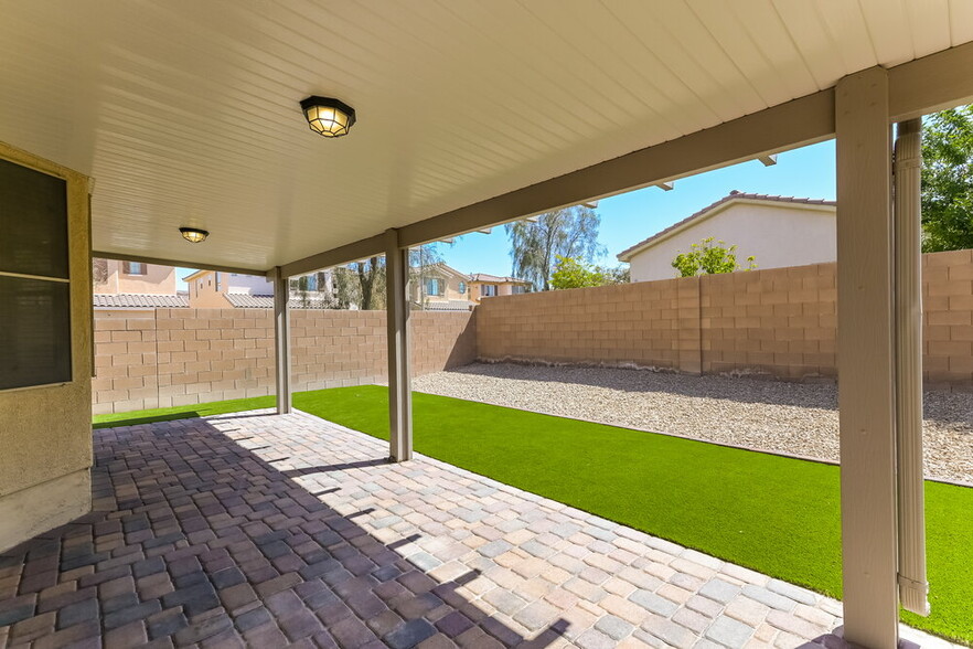 Building Photo - 613 Bright Valley Pl