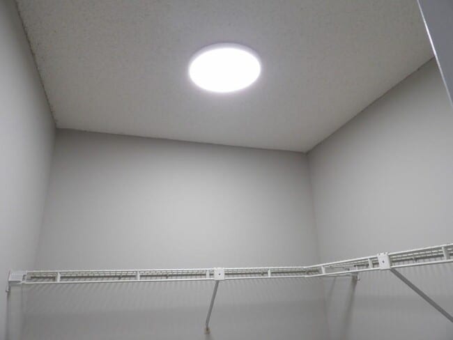 Building Photo - 4363 Spa Dr