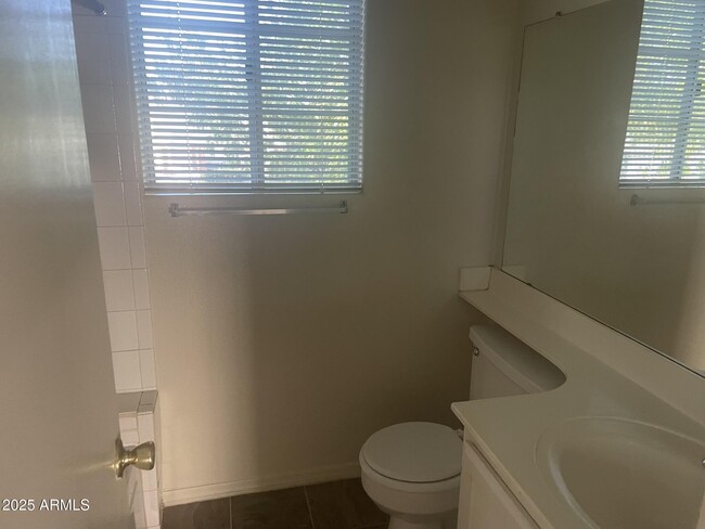 Building Photo - 441 S Maple