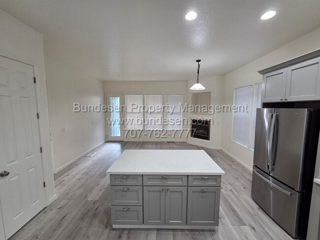 Building Photo - 3855 Louis Krohn Dr