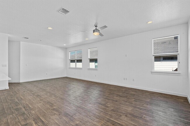 Building Photo - 13513 Clerk St
