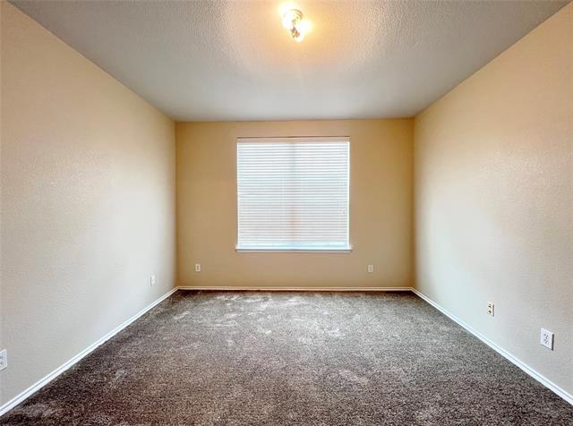 Building Photo - 2204 Stonebrook Ln