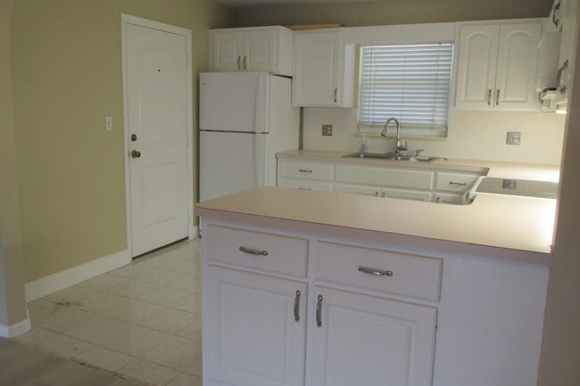 Building Photo - 10789 N Military Trl