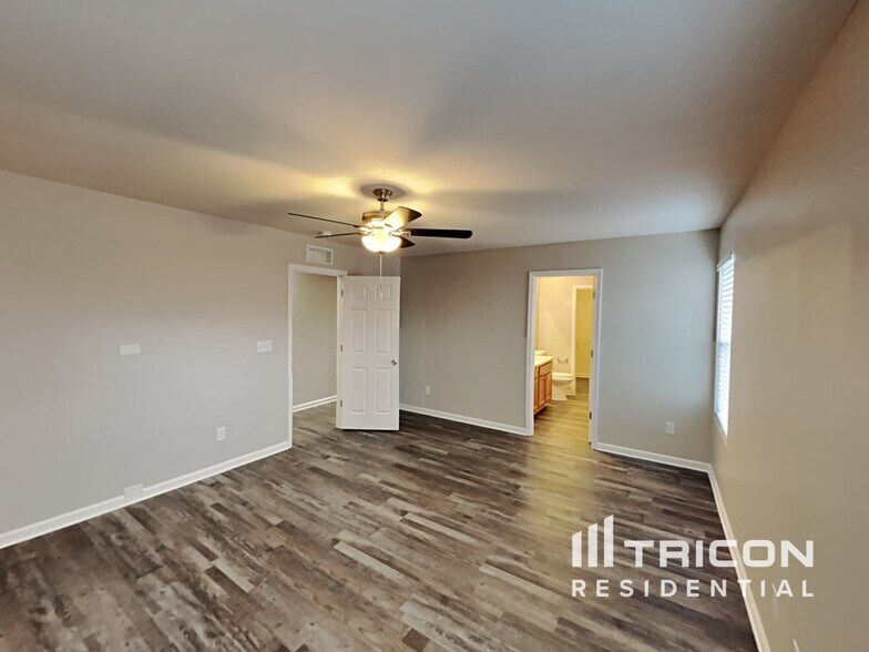 Building Photo - 4366 Westhill Pl