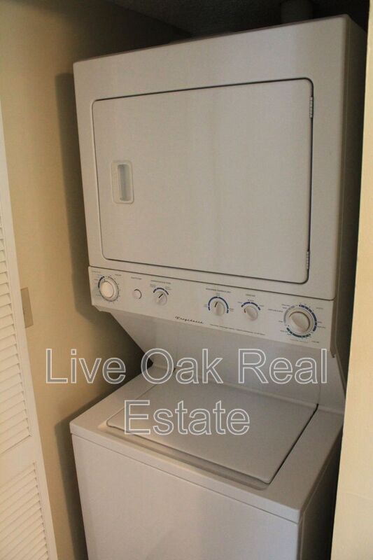 Building Photo - 514 24th St