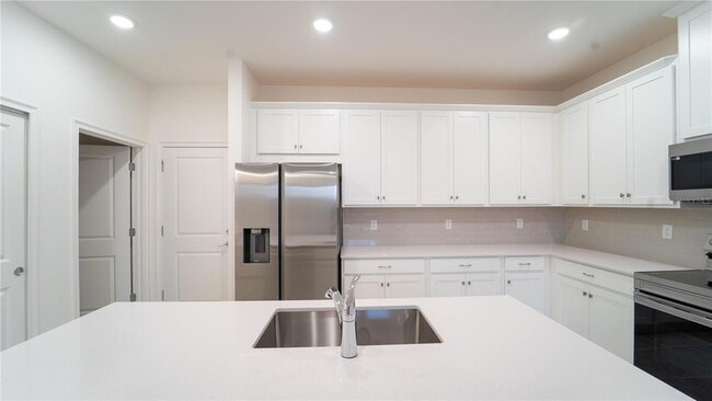 Building Photo - 4887 Cross Pr Pkwy