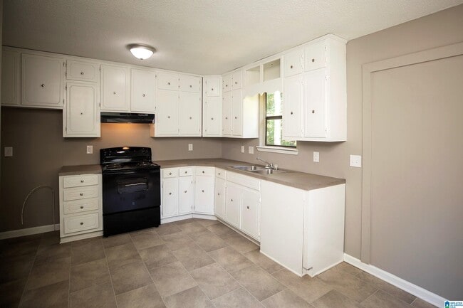 Building Photo - 3142 Sleepy Hollow Dr
