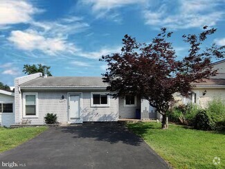 Building Photo - 6034 Regents Park Rd