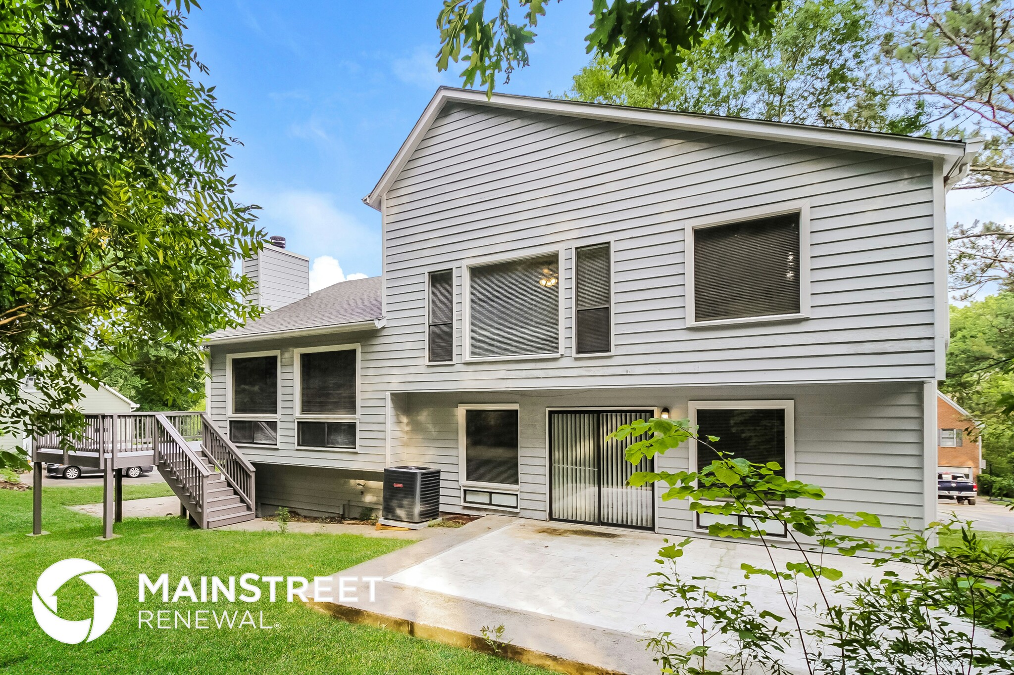 Building Photo - 587 Farmbrook Trail NE