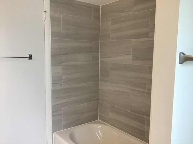 Building Photo - 304 Trinity Ct