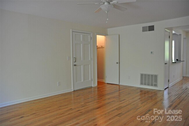 Building Photo - 305 Grady Ave