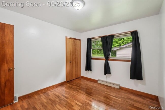 Building Photo - 3005 S Hickory Ridge Rd
