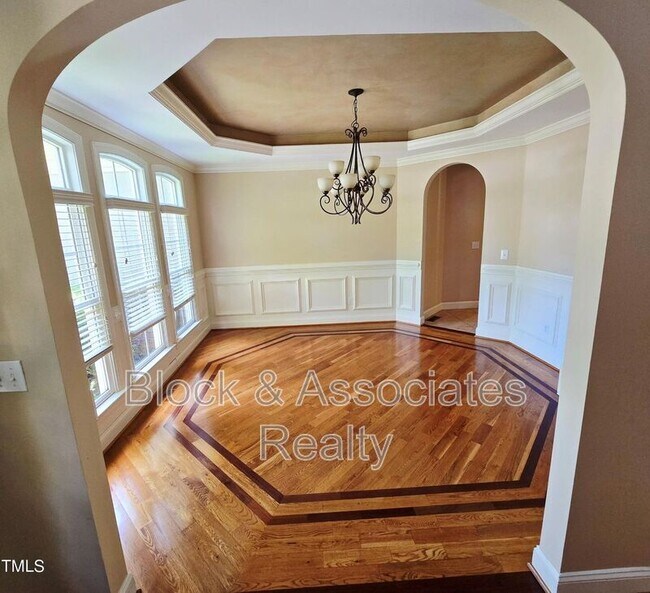 Building Photo - 10216 San Remo Pl