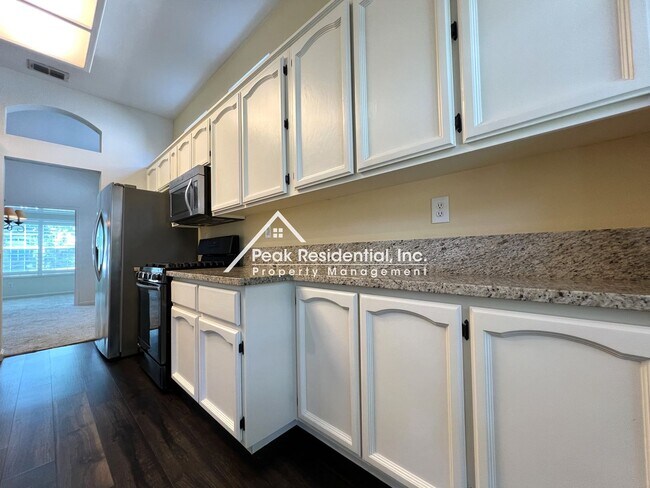 Building Photo - Wonderful 3bd/2ba Elk Grove Home!