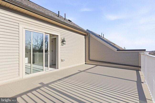 Building Photo - 1011 Venifena Terrace SE