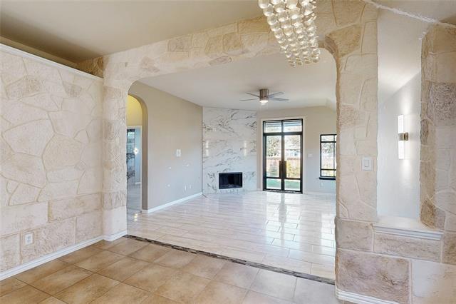 Building Photo - 2949 Mandalay Dr