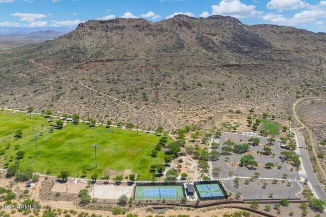 Building Photo - Gorgeous 5 bed 3.5 bath 3 car garage home, 3613 sq ft in established North Phoenix community