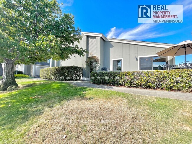 Building Photo - Stunning 2 Bedroom 1.5 Bathroom Waterfront Townhome in Foster City