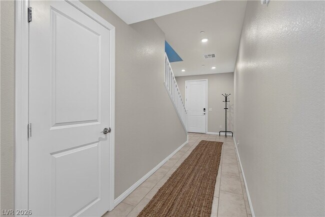 Building Photo - 325 Breve Ct