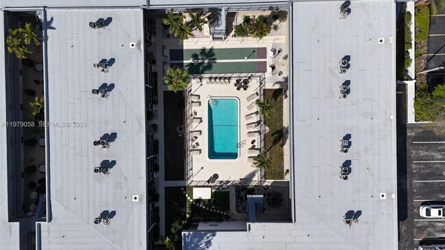 Building Photo - 415 NE 2nd St