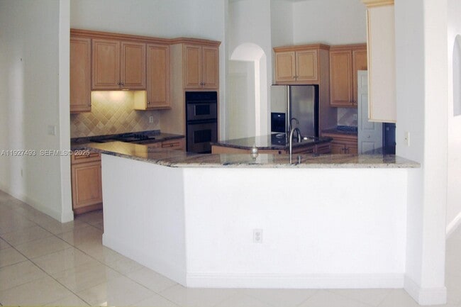 Building Photo - 2640 Fairways Dr