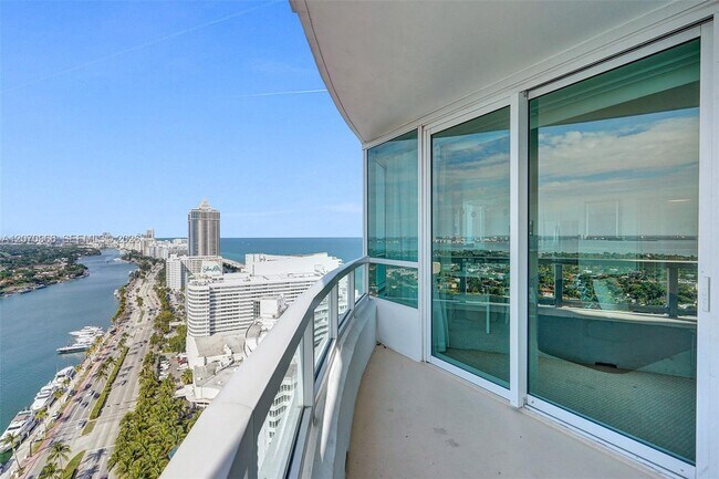 Building Photo - 4401 Collins Ave
