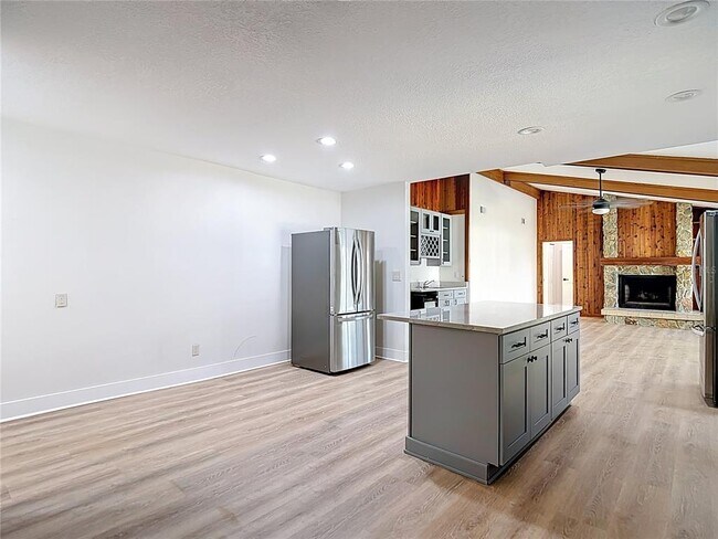 Building Photo - 4072 Belmoor Dr
