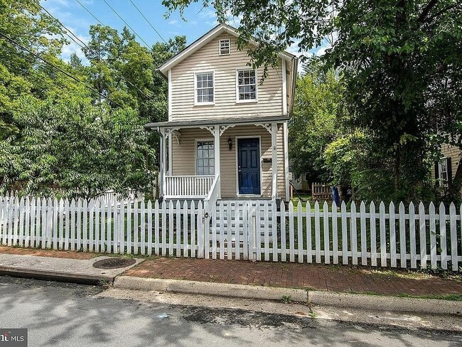 Building Photo - 252 Loudoun St SW