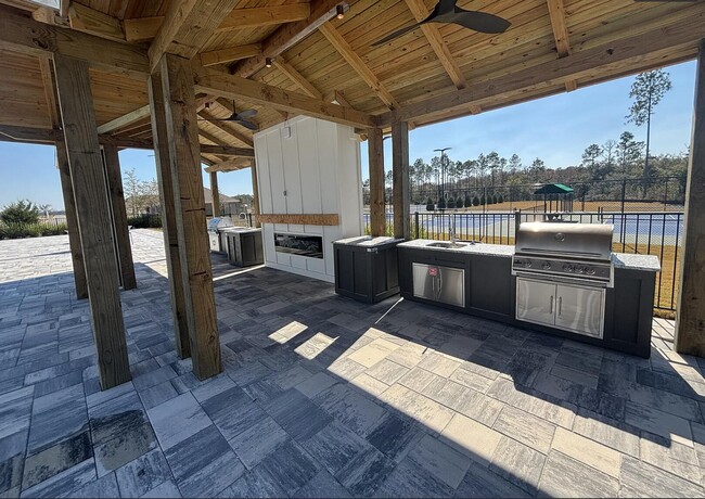 Building Photo - 45 Splendor Run