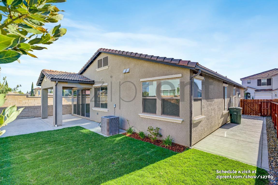 Building Photo - 1350 E Via Sentieri Dr